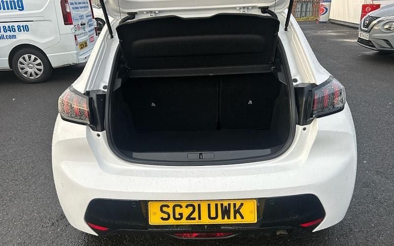 Used Peugeot 208 Allure Premium 102 HP (75 kW) 2022 Hatchback