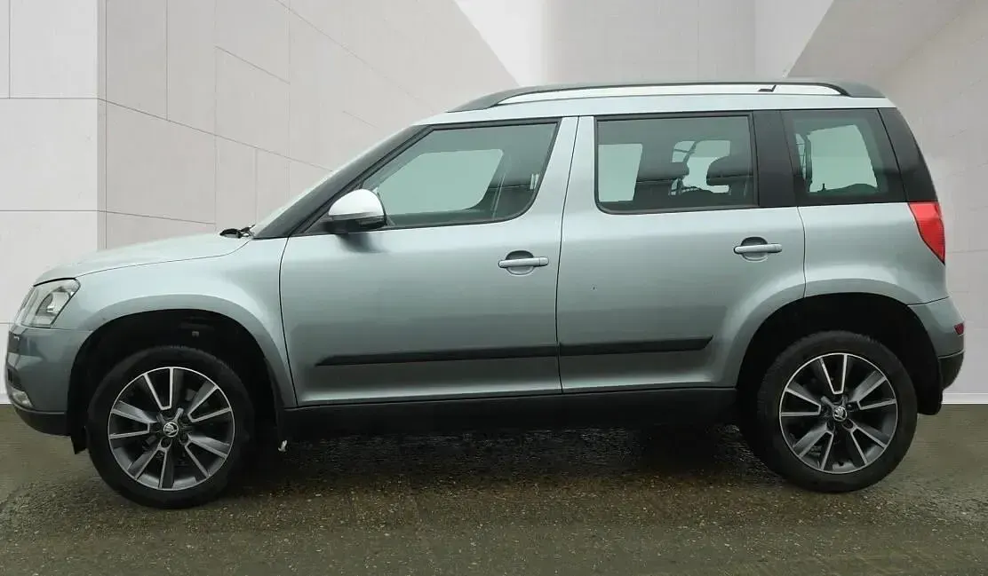 Used Skoda Yeti SE Drive 110 HP (80 kW) 2017 Grey SUV