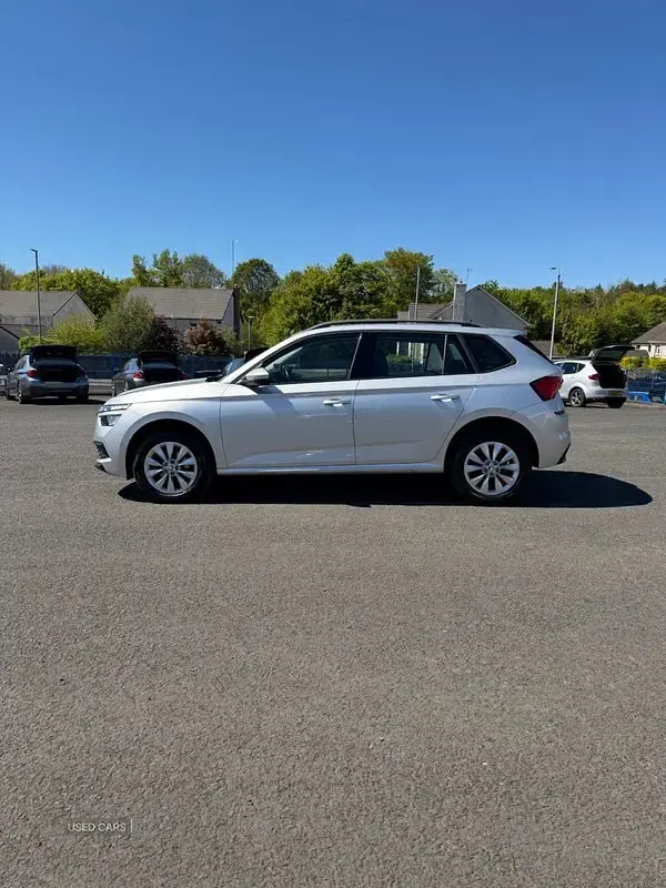 Usado Skoda Kamiq 95 HP (69 kW) 2021 Prateado SUV