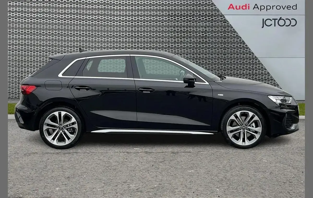 Used Audi A3 e-tron S-Line 200 HP (147 kW) 2026 Black Hatchback