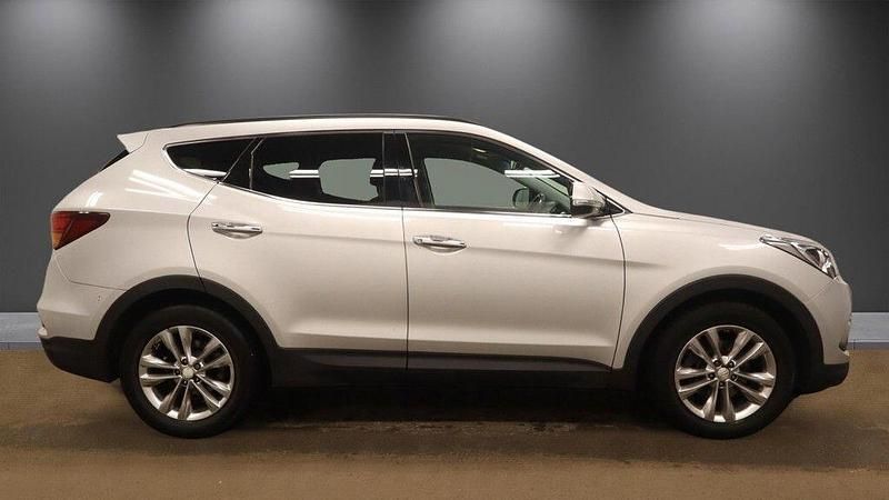 Used Hyundai Santa Fe Premium 200 HP (147 kW) 2016 Silver SUV