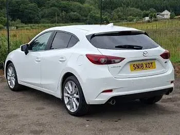 Used Mazda 3 Inclusive 120 HP (88 kW) 2018 White Hatchback