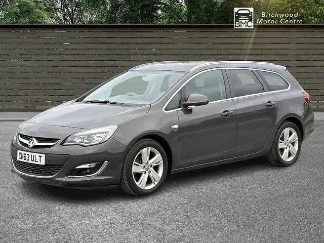 Używany Vauxhall Astra SRi 165 KM (121 kW) 2013 Szary Kombi