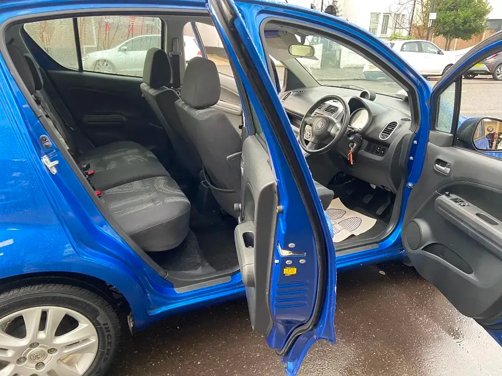 Używany Vauxhall Agila 94 KM (69 kW) 2012 Niebieski Minivan
