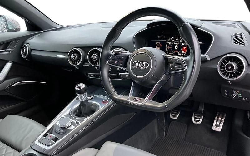 Used Audi TTS Comfort 310 HP (228 kW) 2017 Red Cabriolet