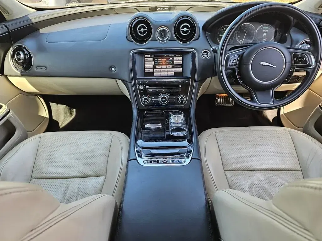Used Jaguar XJ Premium Luxury 275 HP (202 kW) 2014 Black Sedan