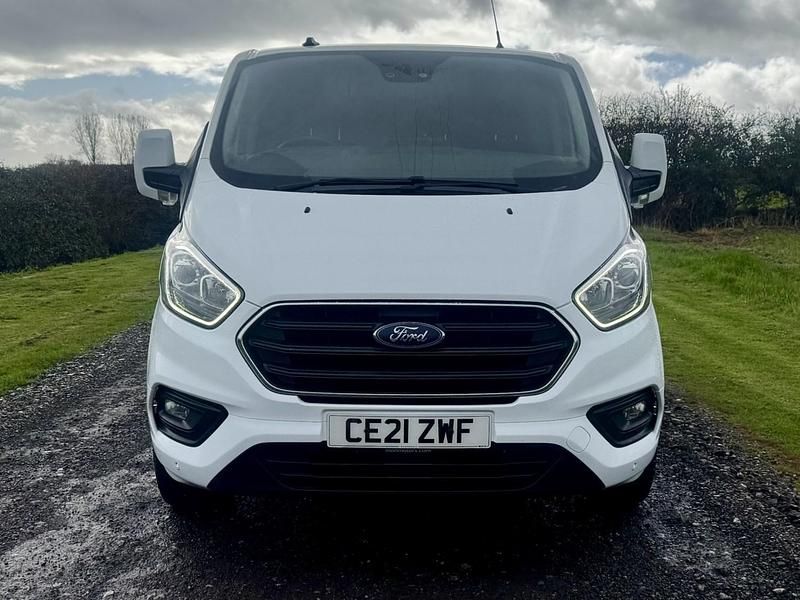 Used Ford Transit Custom Limited 130 HP (95 kW) 2021 White Van