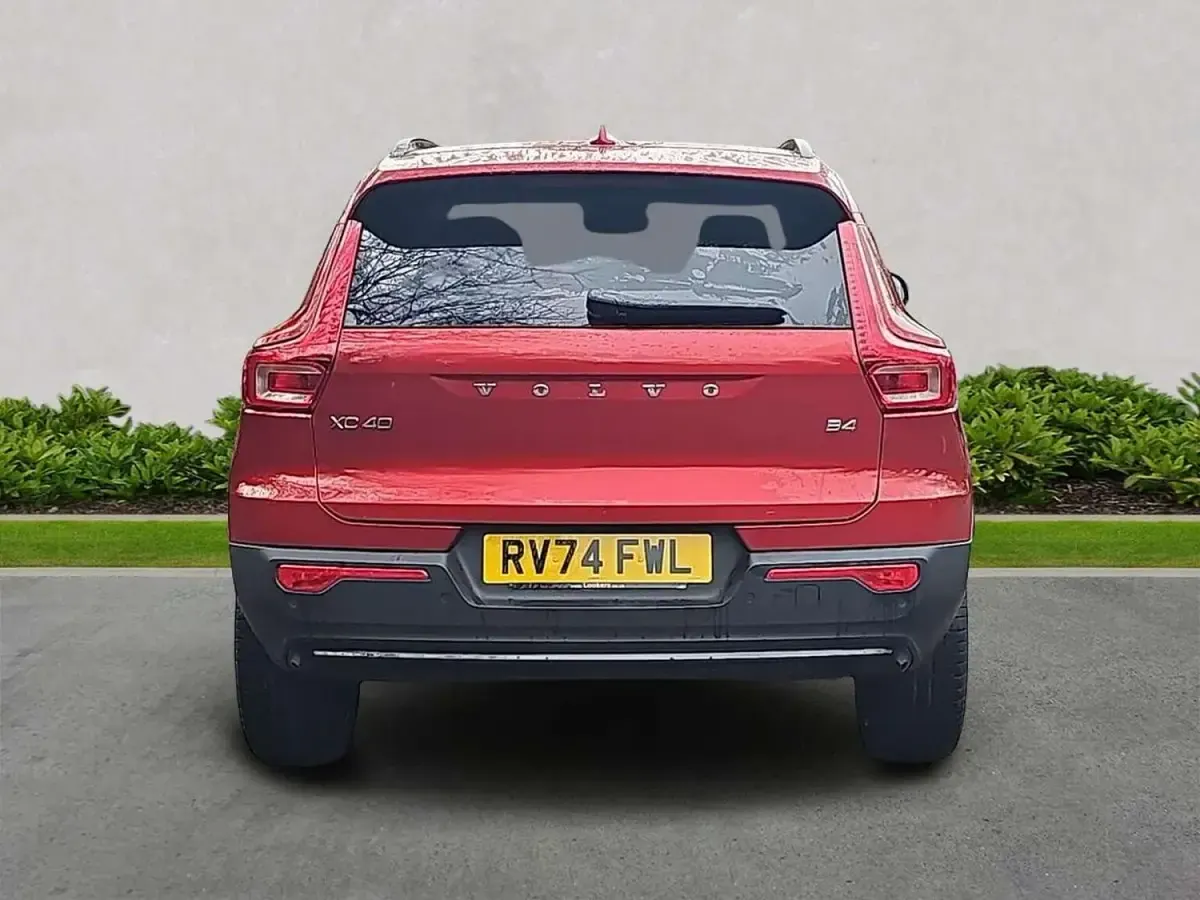 Begagnad Volvo XC40 Ultra 2025 Röd SUV