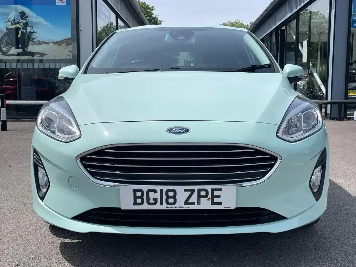 Used Ford Fiesta Titanium 125 HP (91 kW) 2018 Green Hatchback