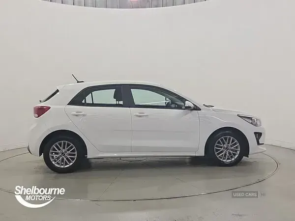 Used Kia Rio 2023 White Hatchback