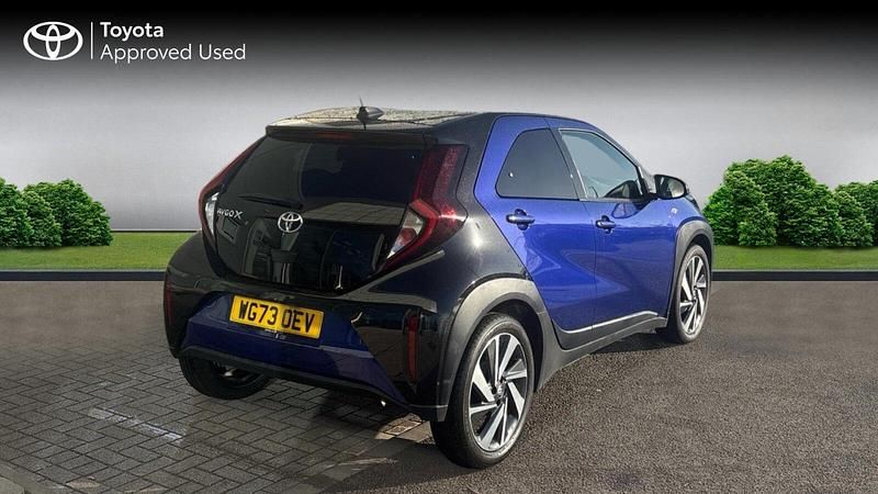 Used Toyota Aygo X 72 HP (52 kW) 2023 Juniper blue bitone SUV