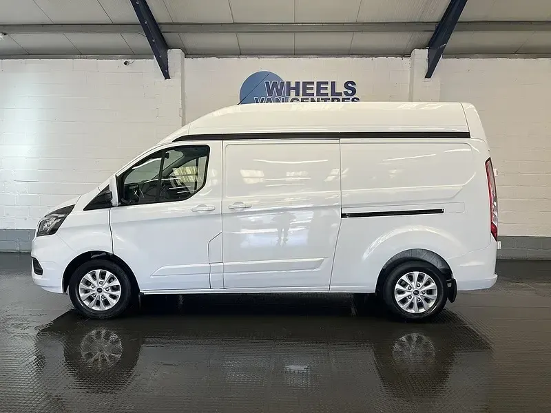 Used Ford Transit Custom Limited 130 HP (95 kW) 2022 White Van