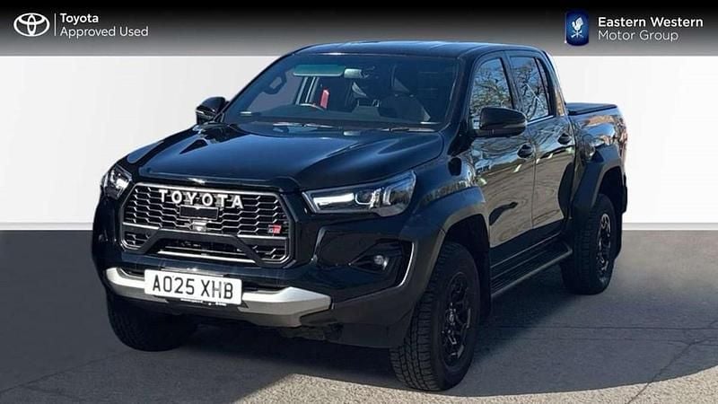 Used Toyota HiLux Sport 201 HP (147 kW) 2025 Black Pickup