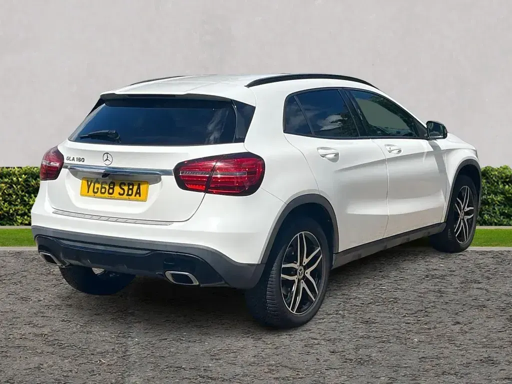 Used Mercedes GLA180 Urban 2019 White SUV