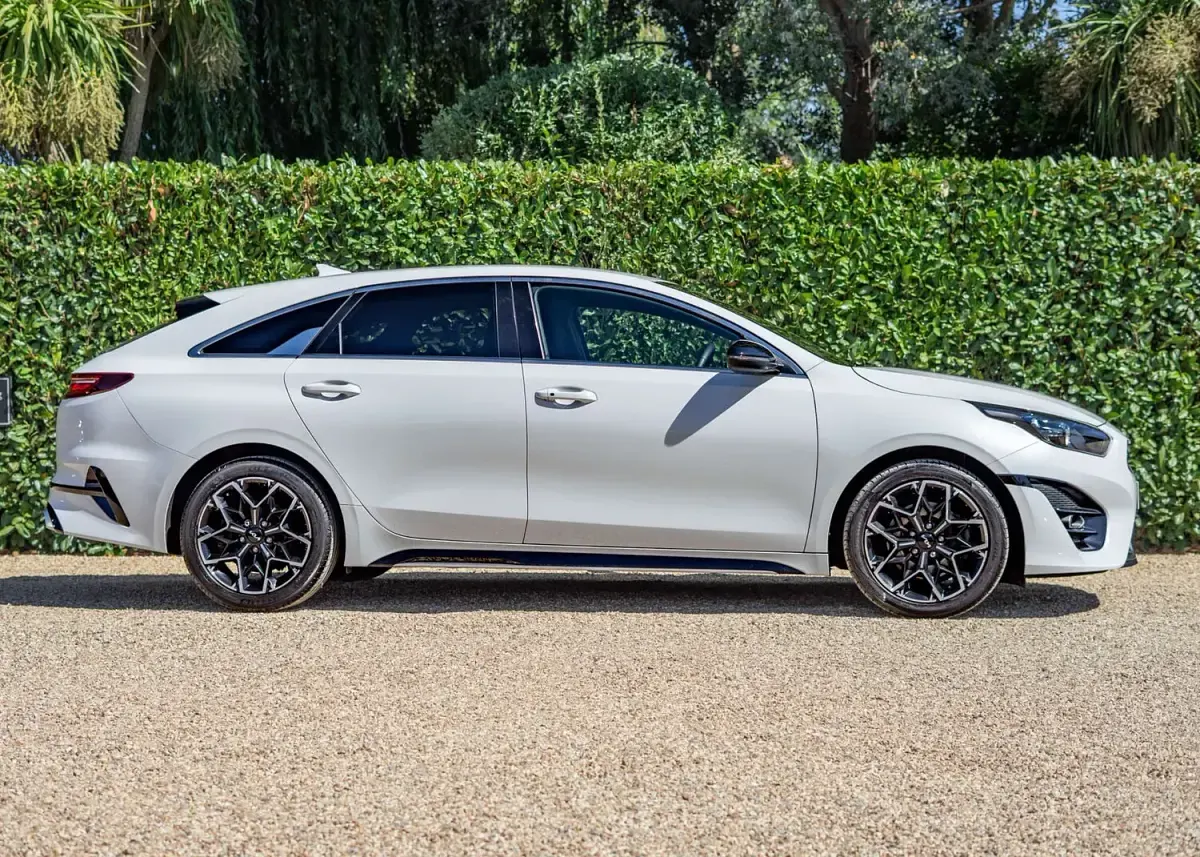 Used Kia ProCeed GT-Line 2022 White Estate