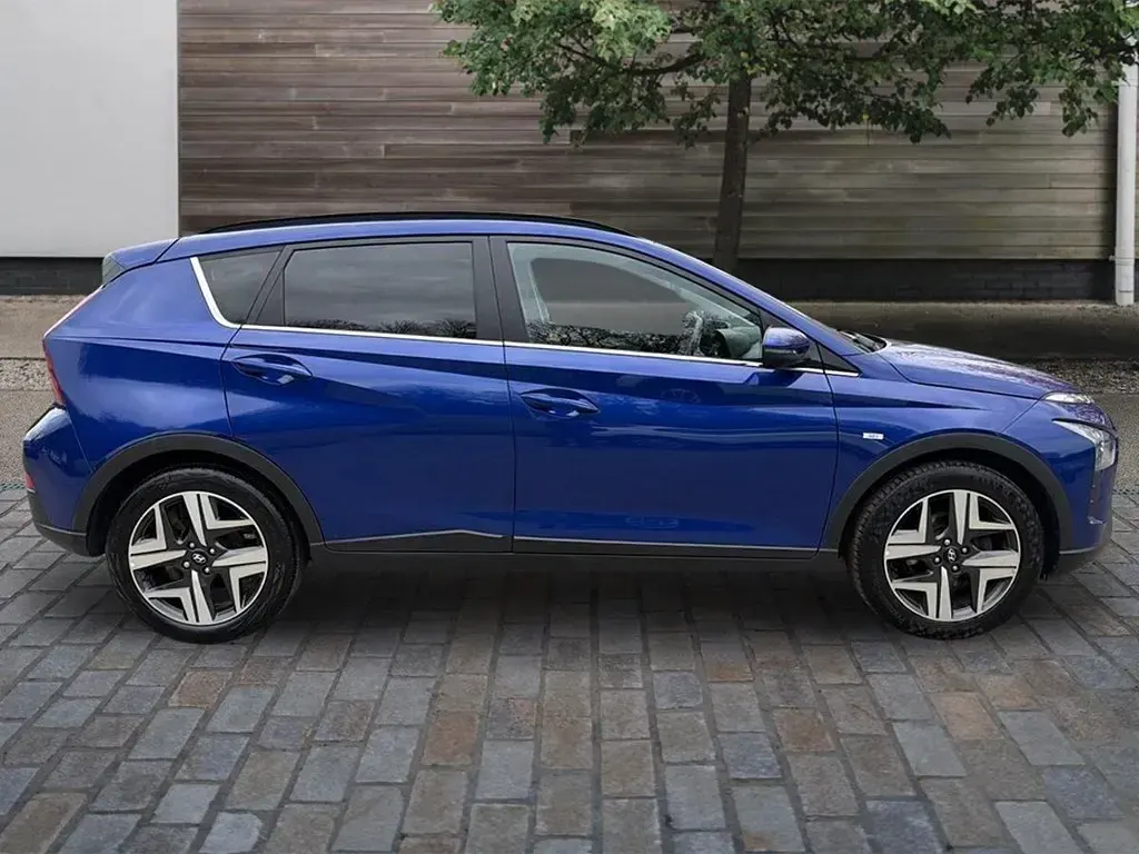Używany Hyundai Bayon Premium 120 KM (88 kW) 2023 Niebieski SUV