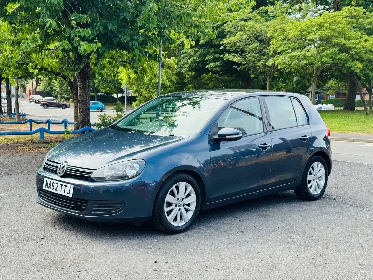 Begagnad VW Golf VII Match 105 HK (77 kW) 2012 Blå Halvkombi