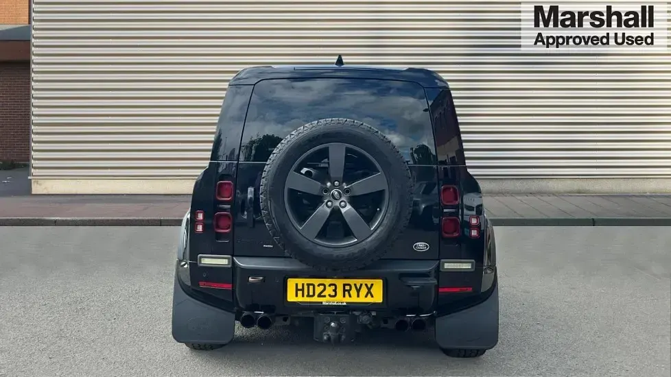Używany Land Rover Defender HSE Dynamic 404 KM (297 kW) 2023 Czarny SUV