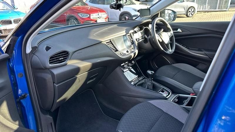 Used Vauxhall Grandland X Sport 130 HP (95 kW) 2018 Blue SUV