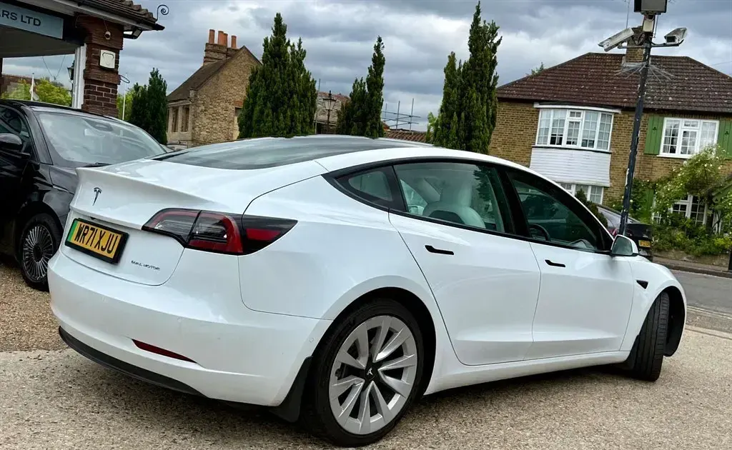 Used Tesla Model 3 Long Range AWD 366 kW (498 HP) 2021 White Sedan
