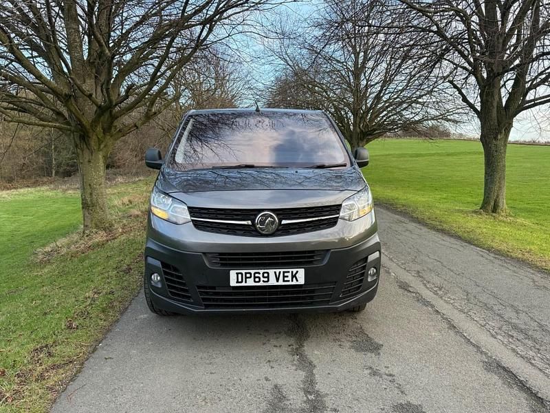 Used Vauxhall Vivaro 100 HP (73 kW) 2019 Grey MPV