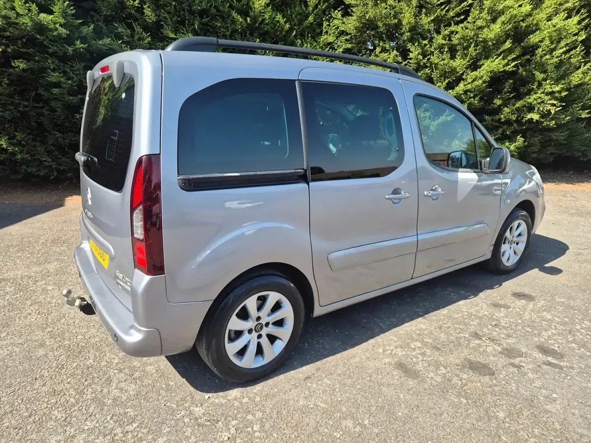 Used Citroën Berlingo Flair 100 HP (73 kW) 2018 Grey MPV