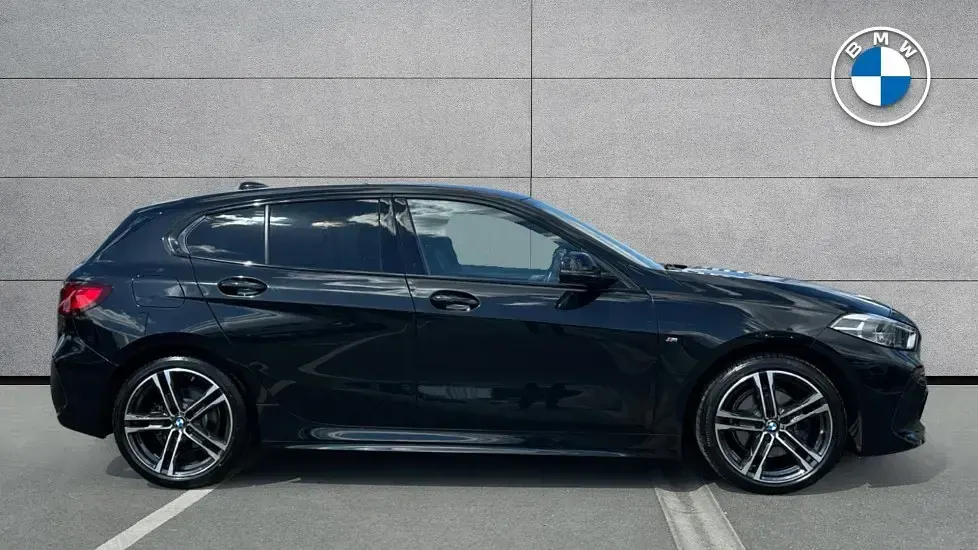Used BMW 118 M Sport 134 HP (98 kW) 2023 Black Hatchback
