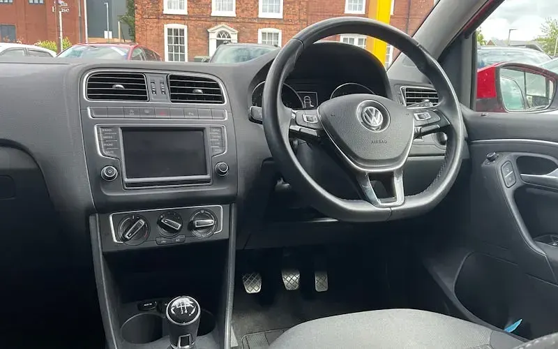 Used VW Polo Match 90 HP (66 kW) 2016 Hatchback