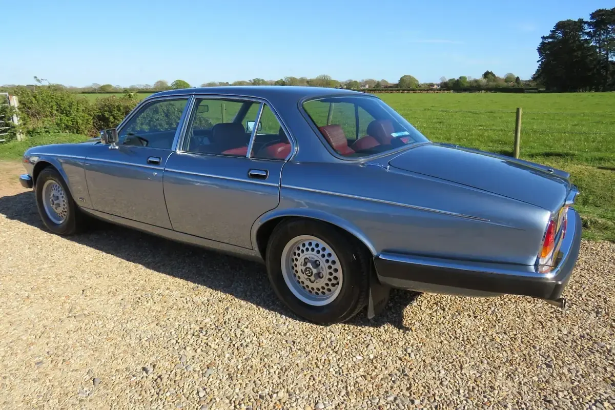 Used Daimler Double Six Serie 1 2020 Blue Sedan
