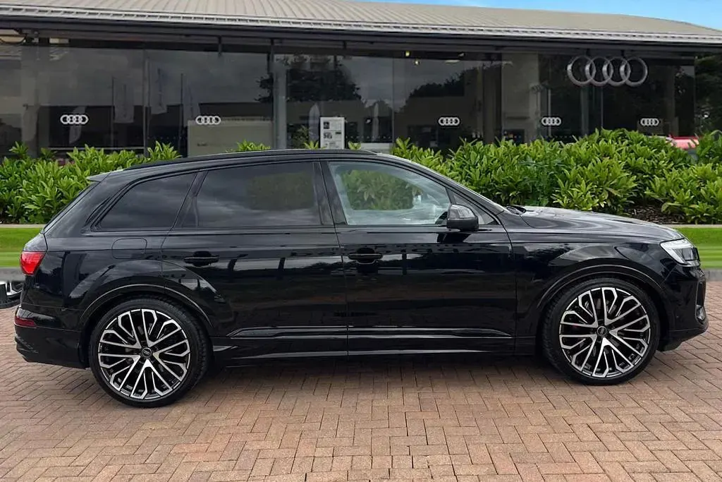 Used Audi SQ7 Black Edition 507 HP (372 kW) 2025 Black SUV