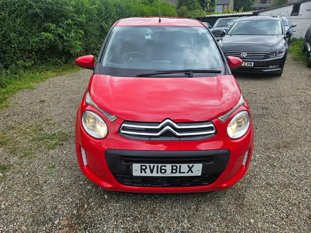 Used Citroën C1 Feel 68 HP (50 kW) 2016 Scarlett red Hatchback