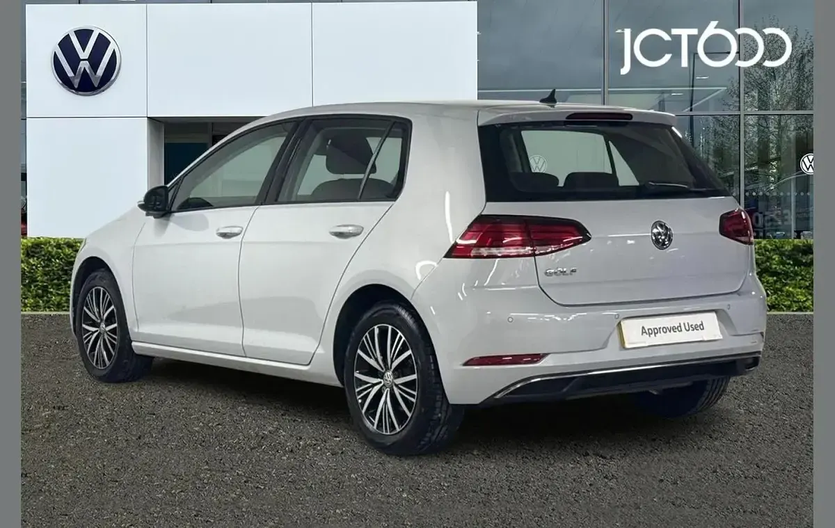 Used VW Golf VII SE 150 HP (110 kW) 2019 Silver Hatchback