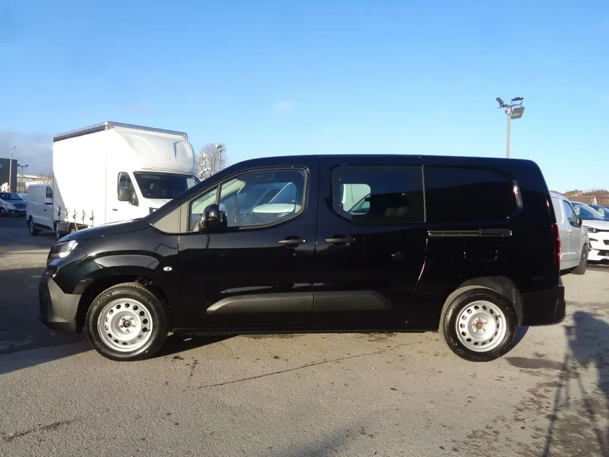 Nouă Fiat Doblò 2026 Negru Monovolum