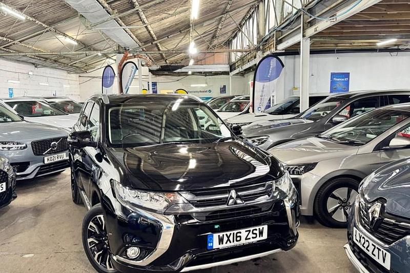 Used 2016 Mitsubishi Outlander P-HEV | £11,750 (Fair price) - Image 1/1
