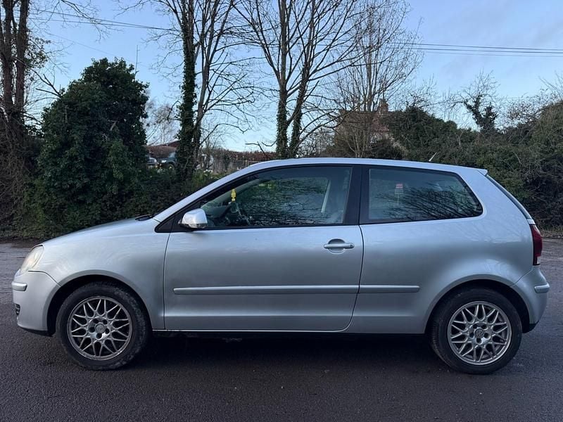 Used VW Polo S 55 HP (40 kW) 2005 Silver Hatchback