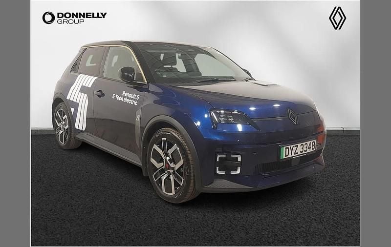 Midnight blue with bla New 2025 Renault R5 Komfort Hatchback | £23,985 (Good price) - Image 1/4
