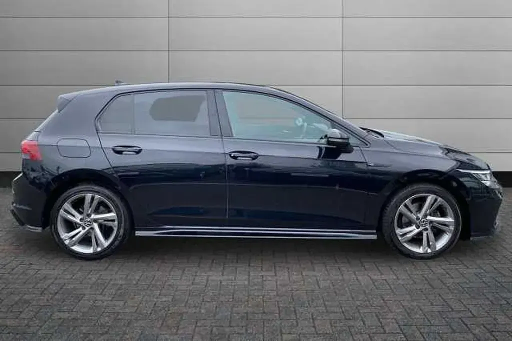 Used VW Golf VII R-line 150 HP (110 kW) 2020 Black Hatchback