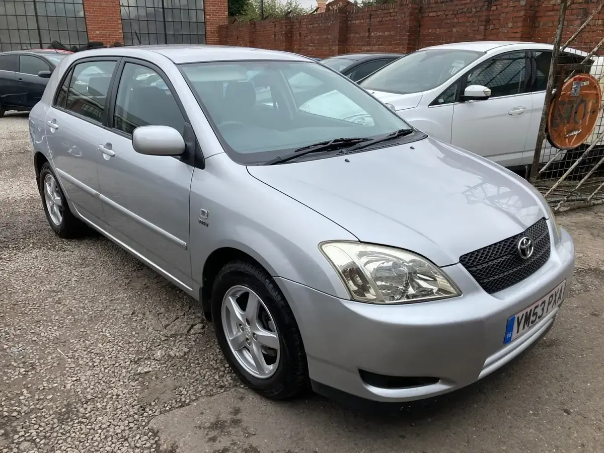 Used Toyota Corolla T3 110 HP (80 kW) 2004 Silver Hatchback