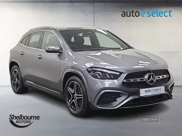 Usado Mercedes GLA200 Executive 163 HP (119 kW) 2025 Cinzento SUV