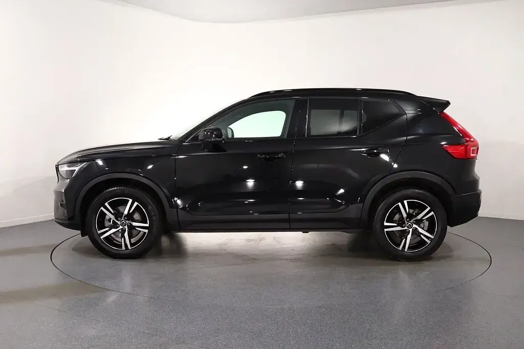 Used Volvo XC40 Plus 161 HP (118 kW) 2023 Black SUV