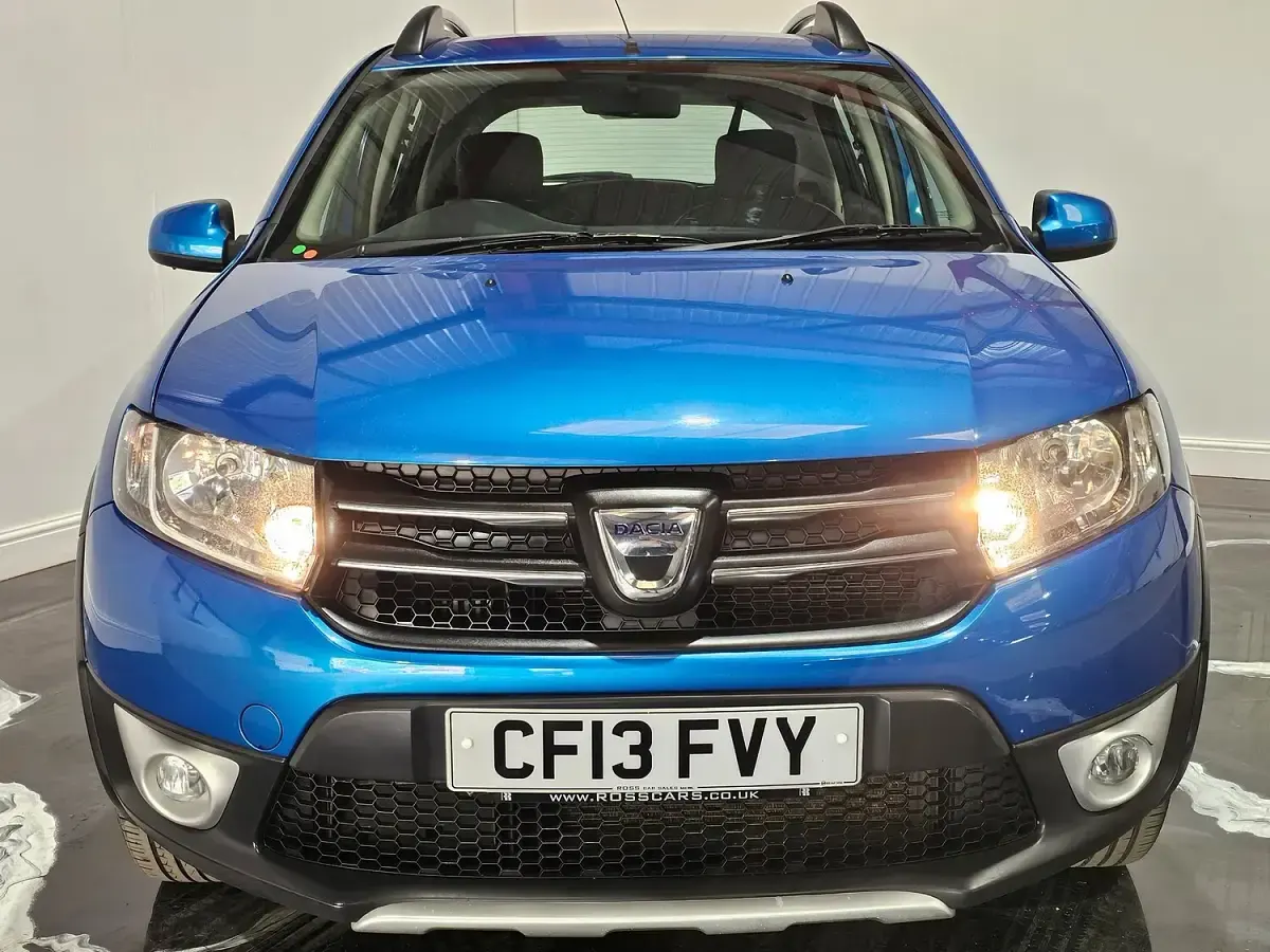 Used Dacia Sandero Lauréate 90 HP (66 kW) 2013 Blue Hatchback