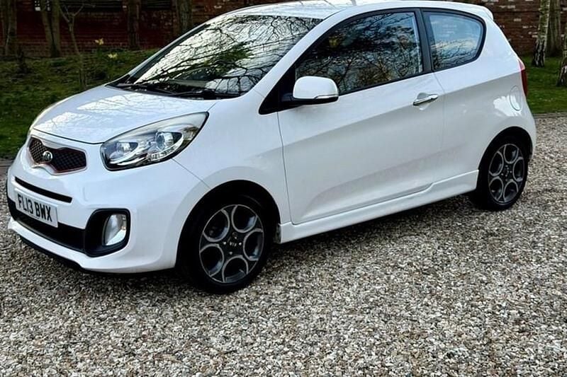 Used Kia Picanto 85 HP (62 kW) 2013 White Hatchback