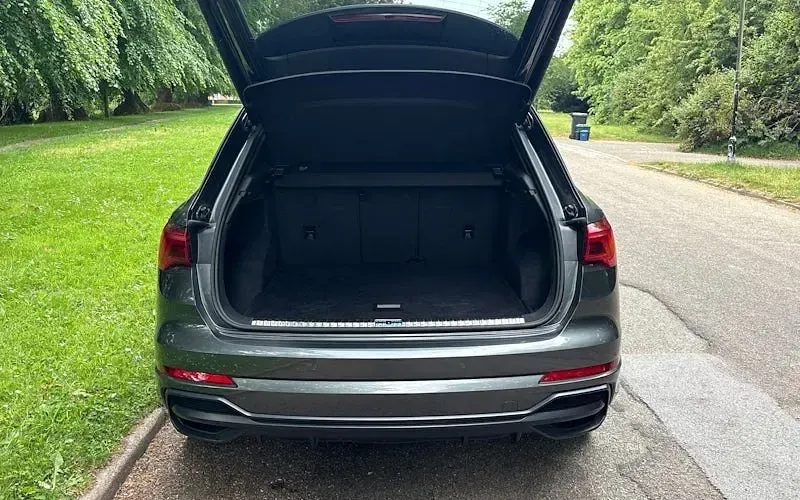 Begagnad Audi Q3 S-Line 150 HK (110 kW) 2023 SUV