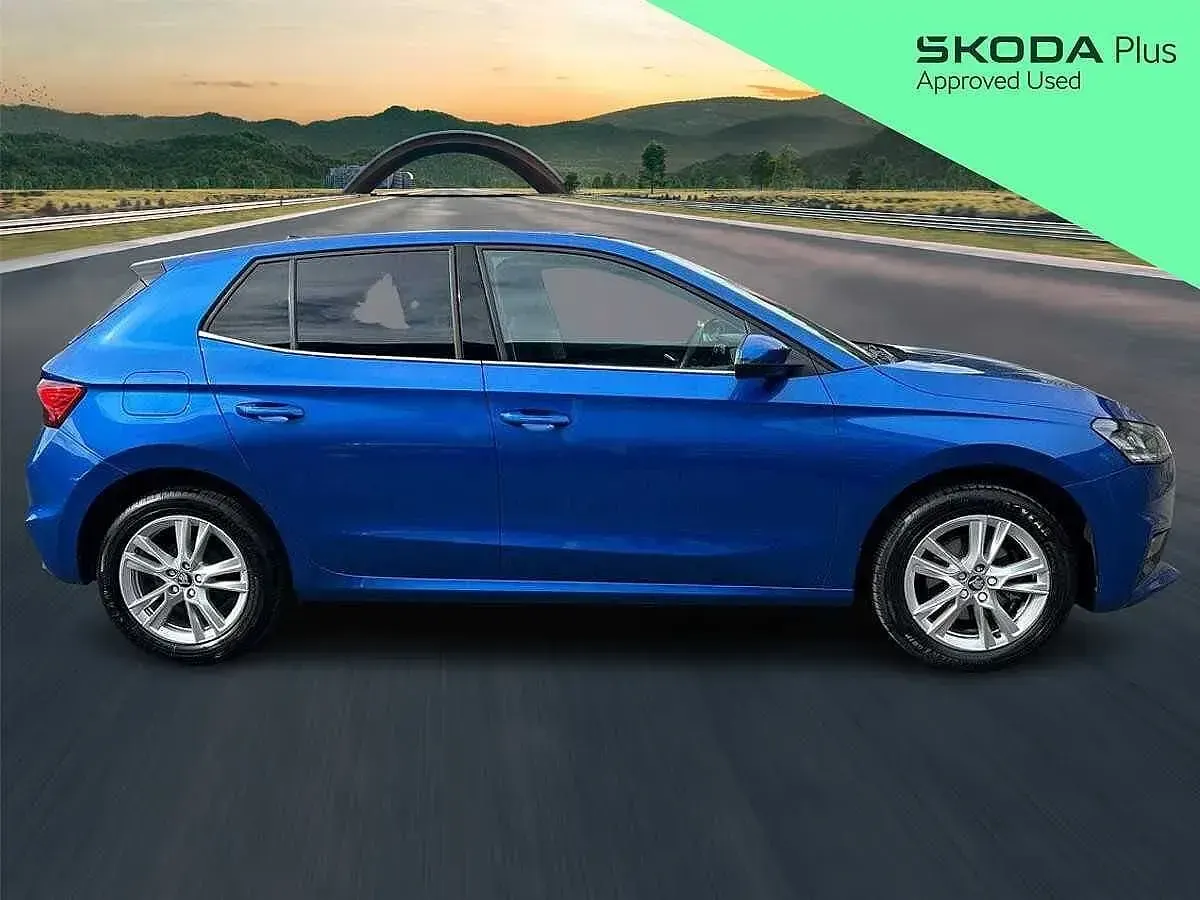Used Skoda Fabia SE L 85 HP (62 kW) 2025 Race blue metallic Hatchback
