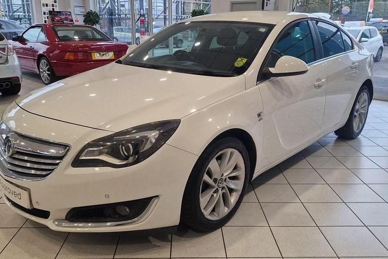 White Used 2014 Vauxhall Insignia SRi Hatchback | £3,000 (Good price) - Image 1/1