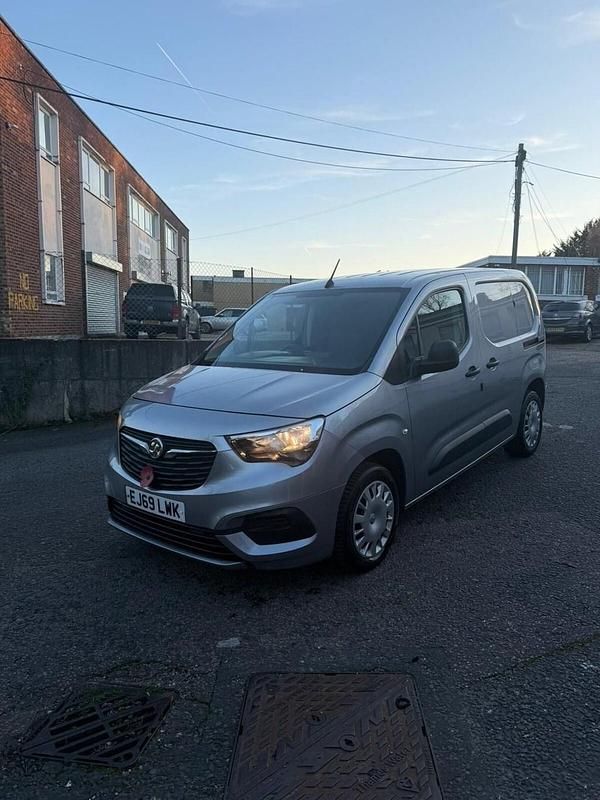 Used Vauxhall Combo Sportive 110 HP (80 kW) 2019 Grey MPV