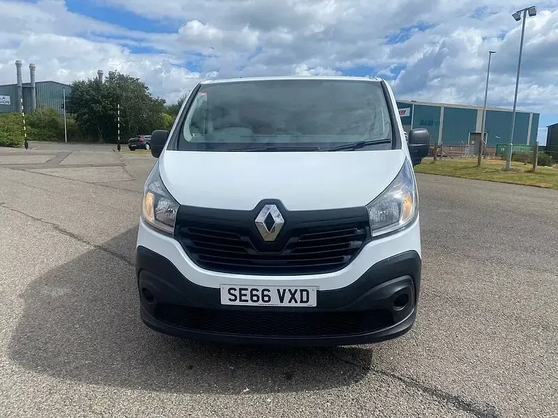 Used Renault Trafic Business 2017 White MPV