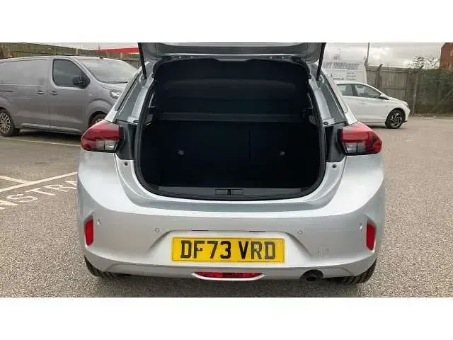 Używany Vauxhall Corsa Design Edition 100 KM (73 kW) 2023 Szary Hatchback