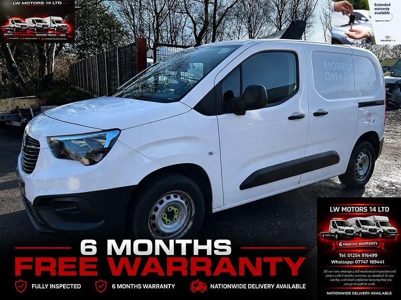 Begagnad Vauxhall Combo 100 HK (73 kW) 2021 Vit Minibuss