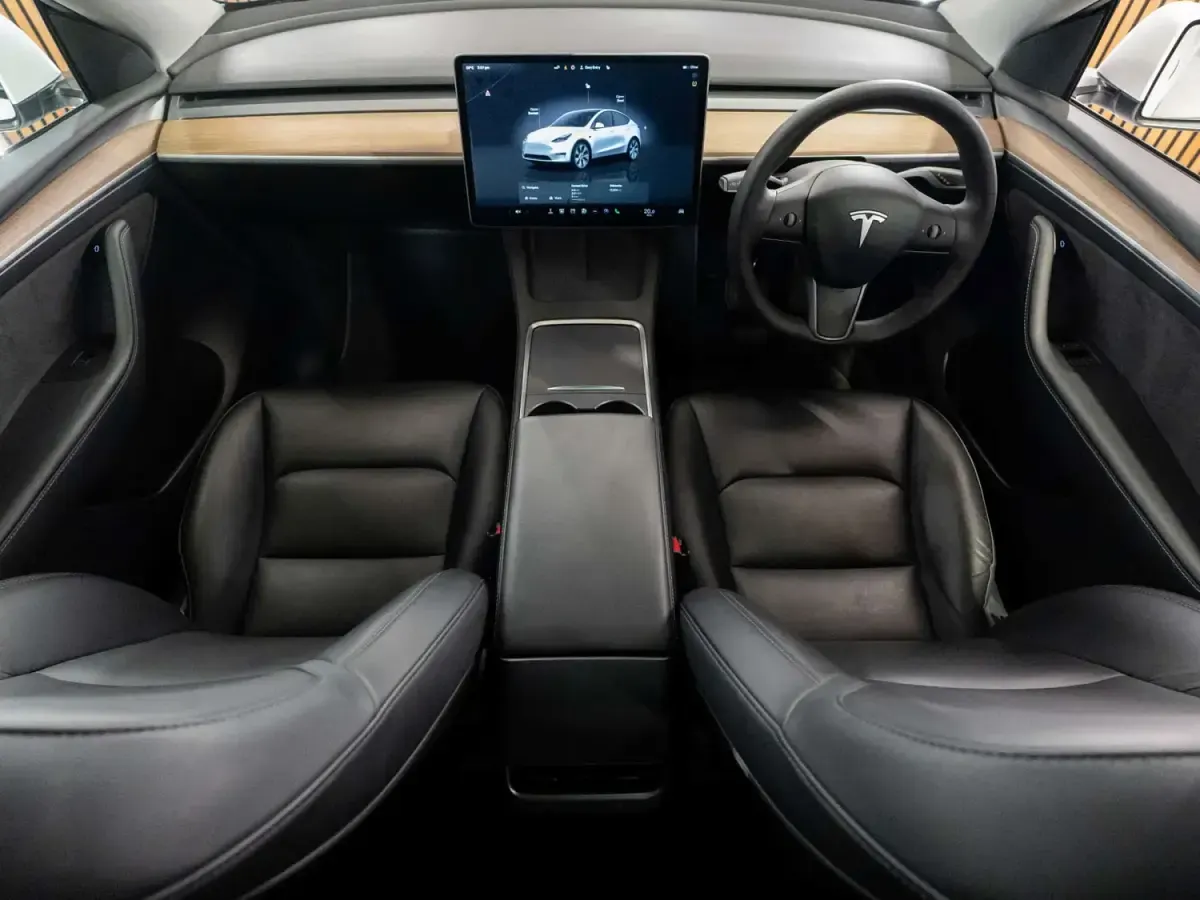 Używany Tesla Model 3 Performance 461 kW (627 KM) 2023 Niebieski Sedan/Limuzyna